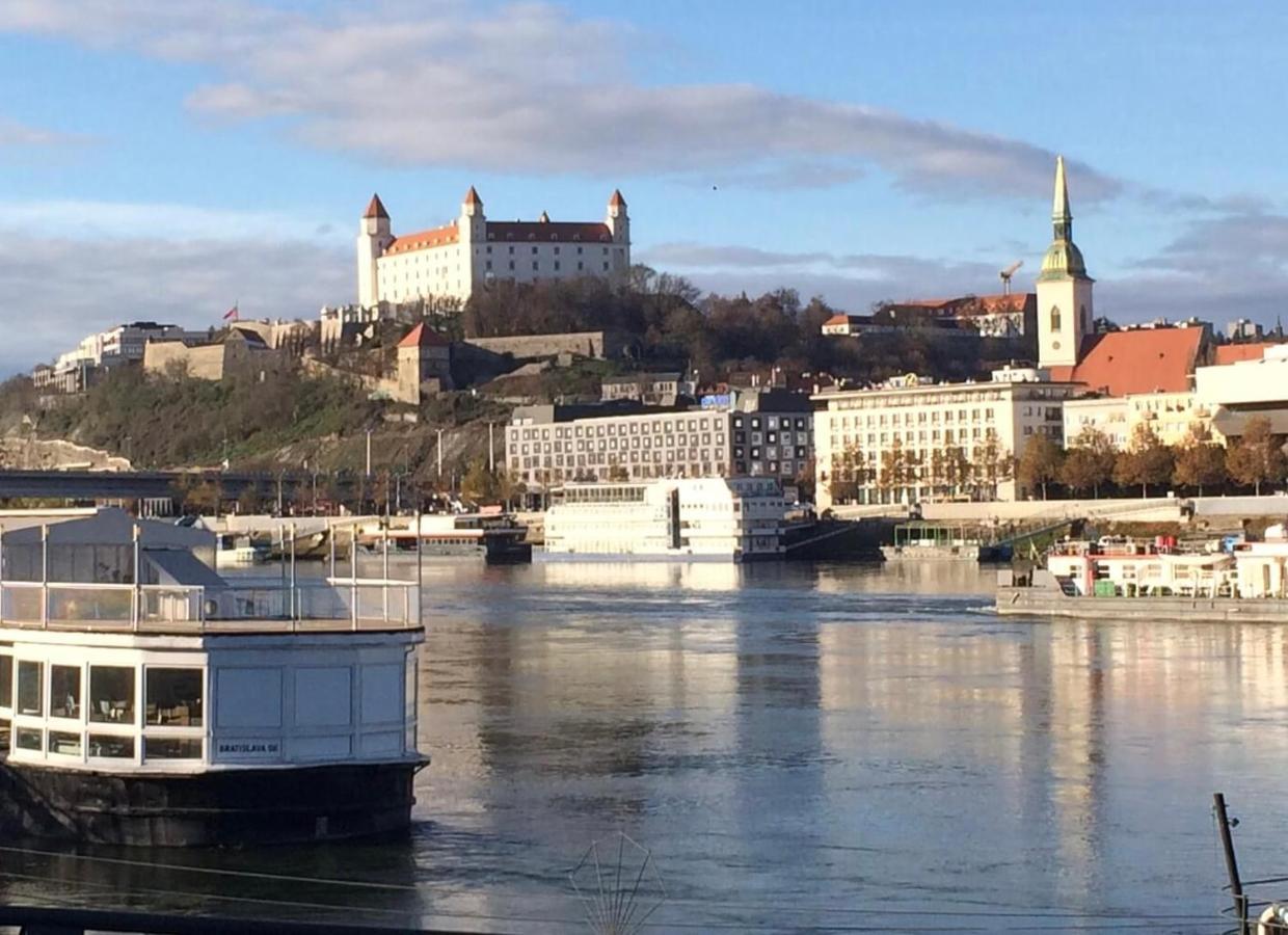 Nice Flat Under The Castle Pressburg Exterior foto